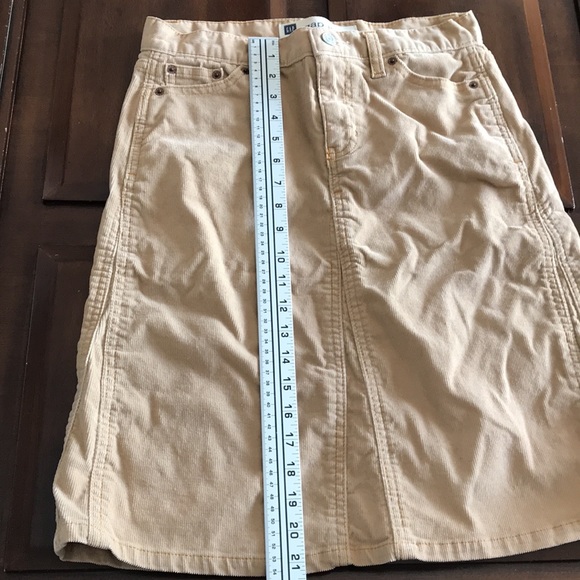 Women’s size 4 tan gap jeans corduroy skirt - Picture 5 of 8